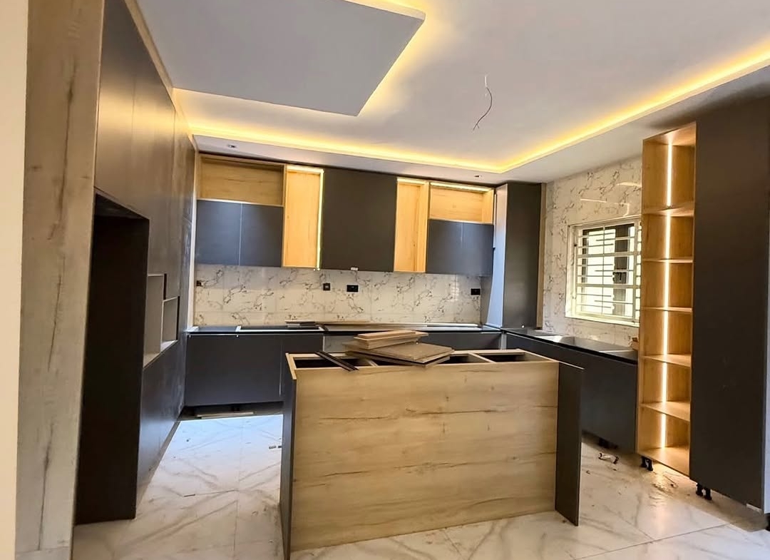 6 Bedroom Fully Detached Duplex for Sale in Asokoro Abuja