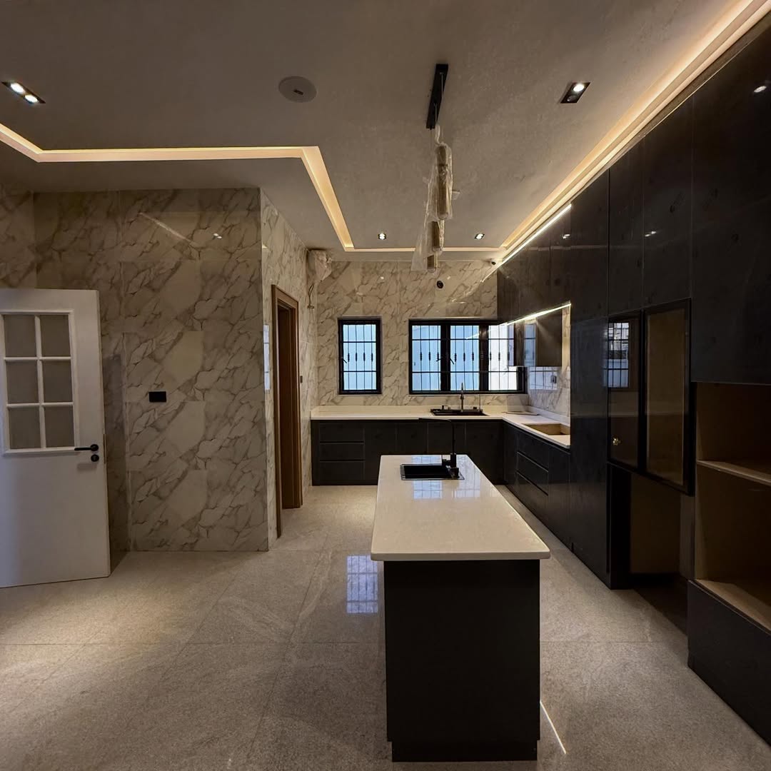 7 Bedroom Detached Duplex for Sale in Asokoro Abuja