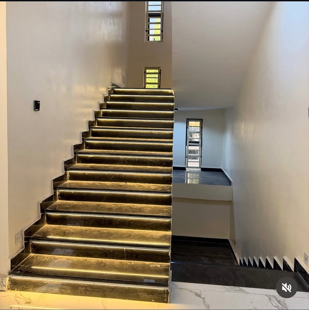 6 Bedroom Fully Detached Duplex for Sale in Asokoro Abuja