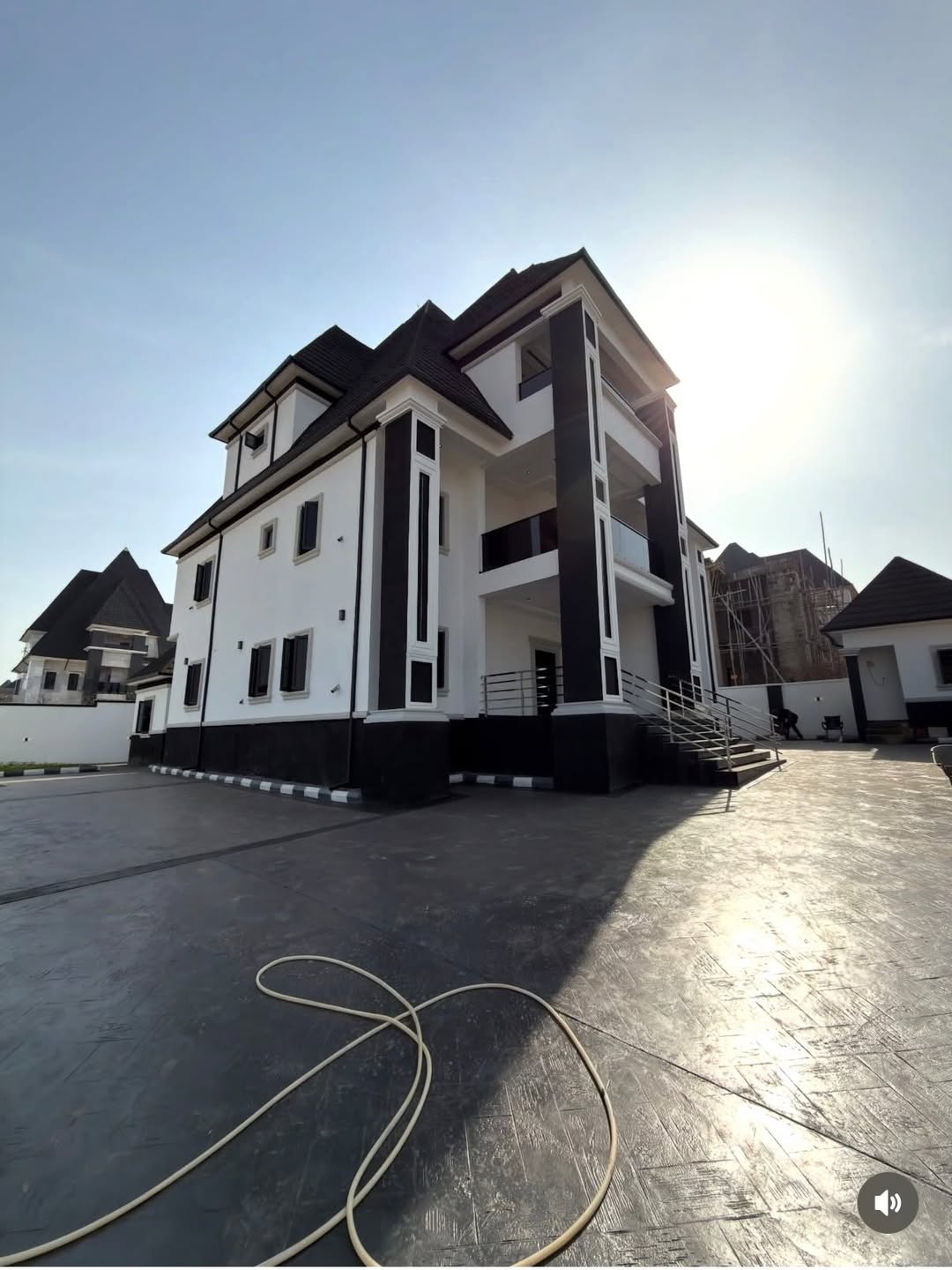 6 Bedroom Fully Detached Duplex for Sale in Dakwo Abuja
