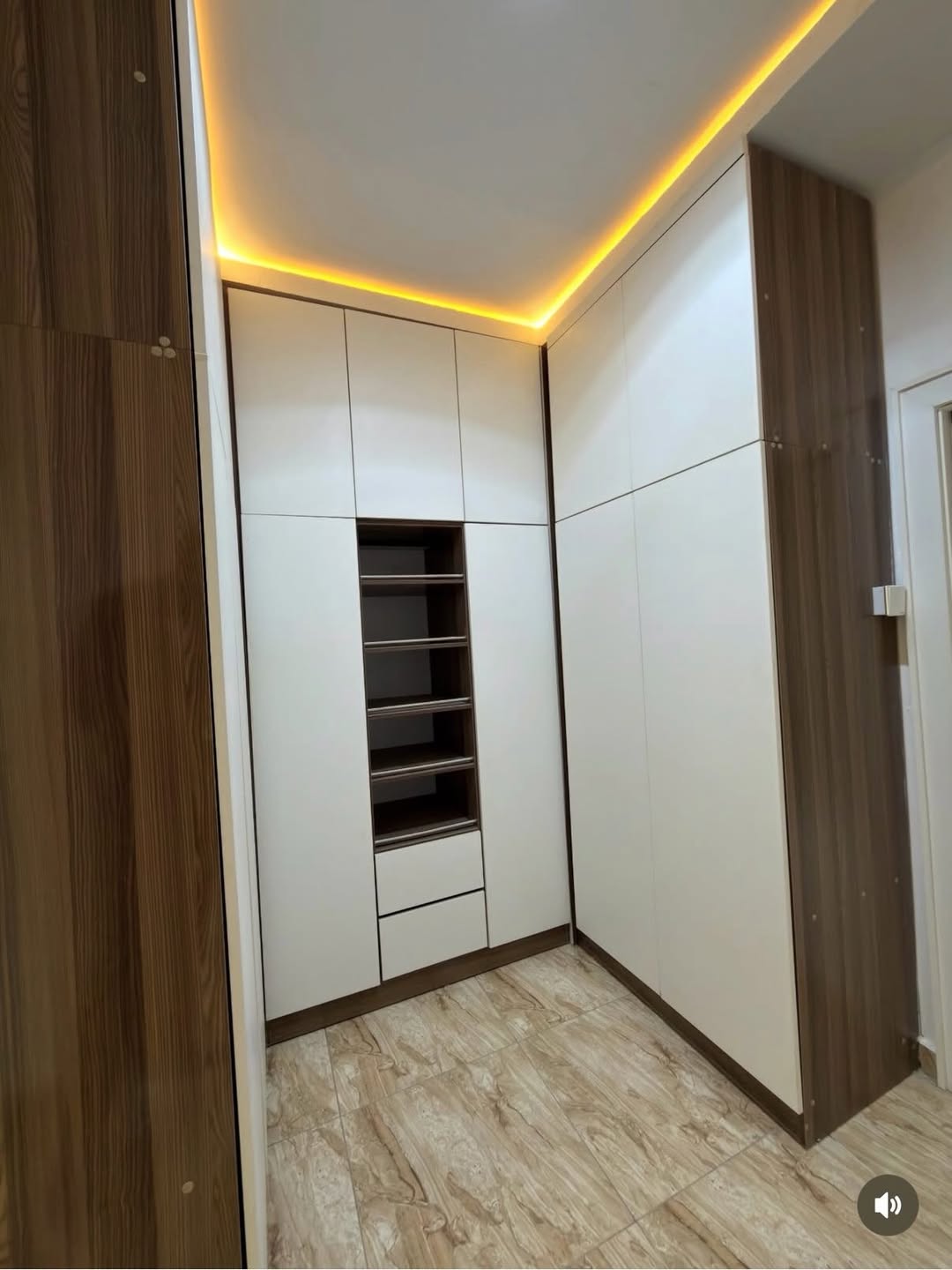 6 Bedroom Fully Detached Duplex for Sale in Dakwo Abuja