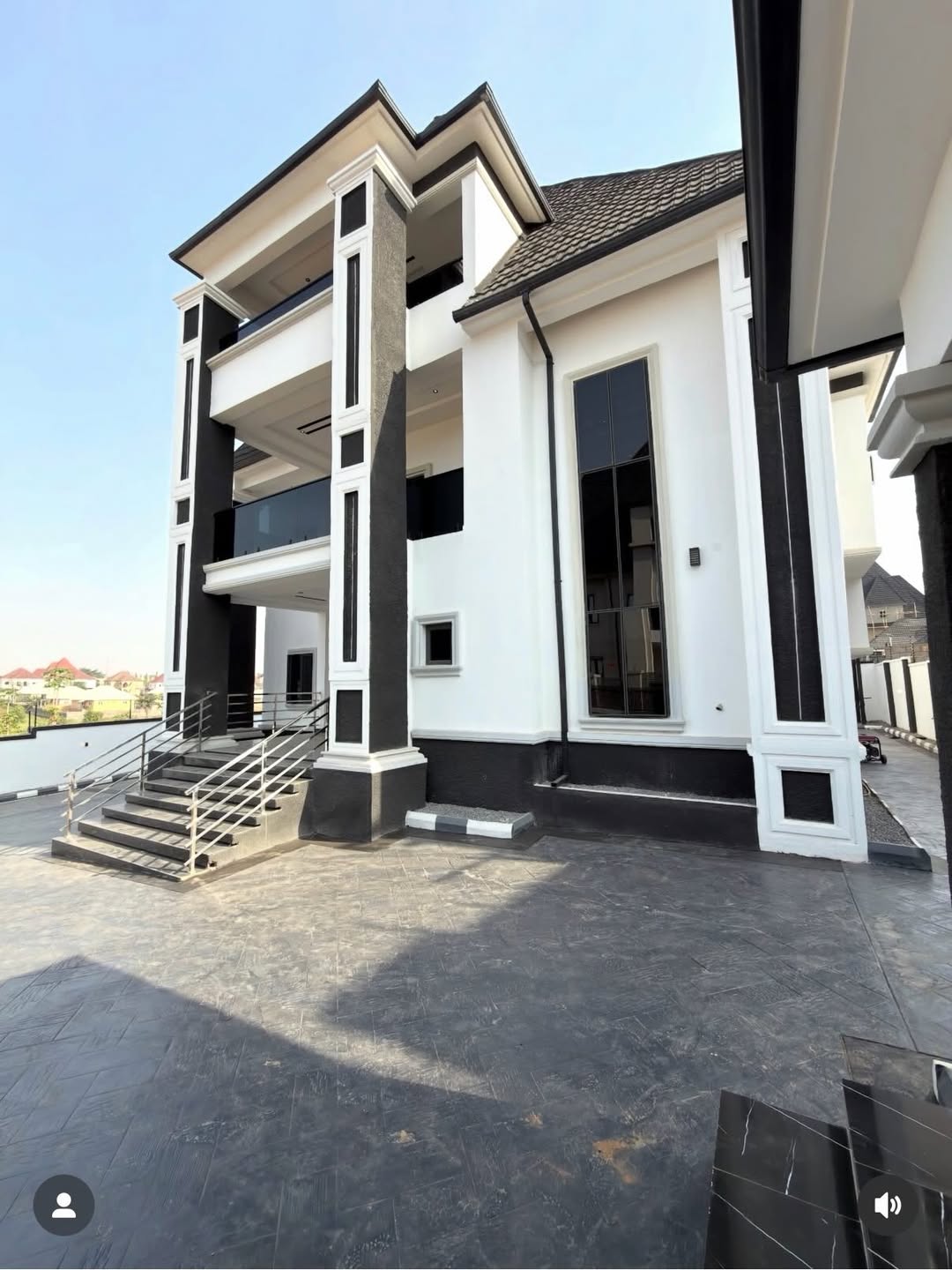6 Bedroom Fully Detached Duplex for Sale in Dakwo Abuja