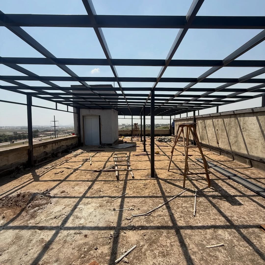 Commercial office complex for sale on Umaru Musa Yar’Adua Expressway