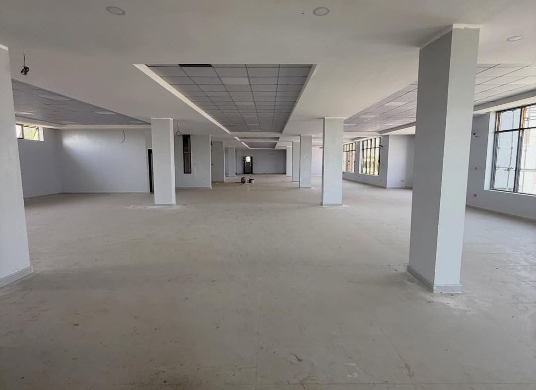 Commercial office complex for sale on Umaru Musa Yar’Adua Expressway