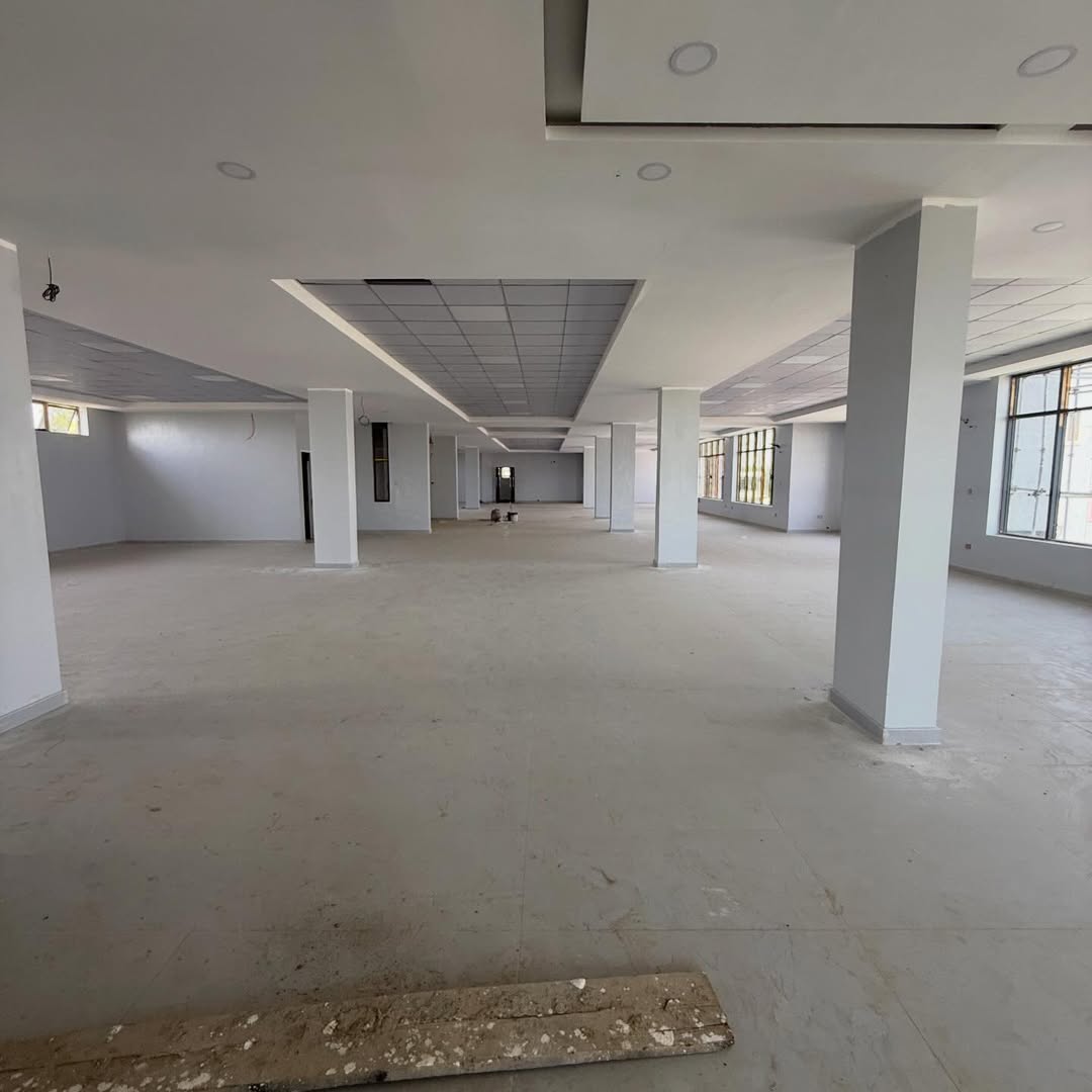 Commercial office complex for sale on Umaru Musa Yar’Adua Expressway