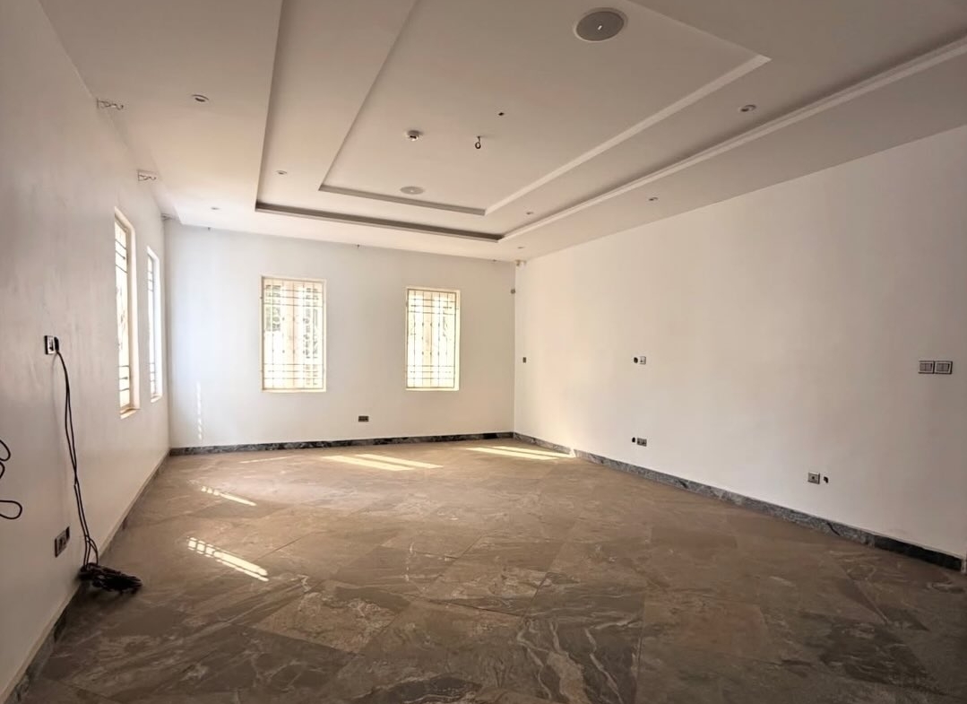 7 Bedroom Fully Detached House for Sale in Jabi Abuja