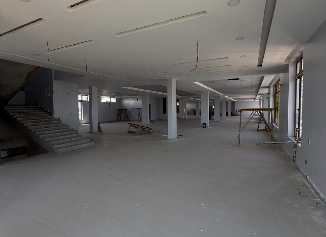 Commercial office complex for sale on Umaru Musa Yar’Adua Expressway