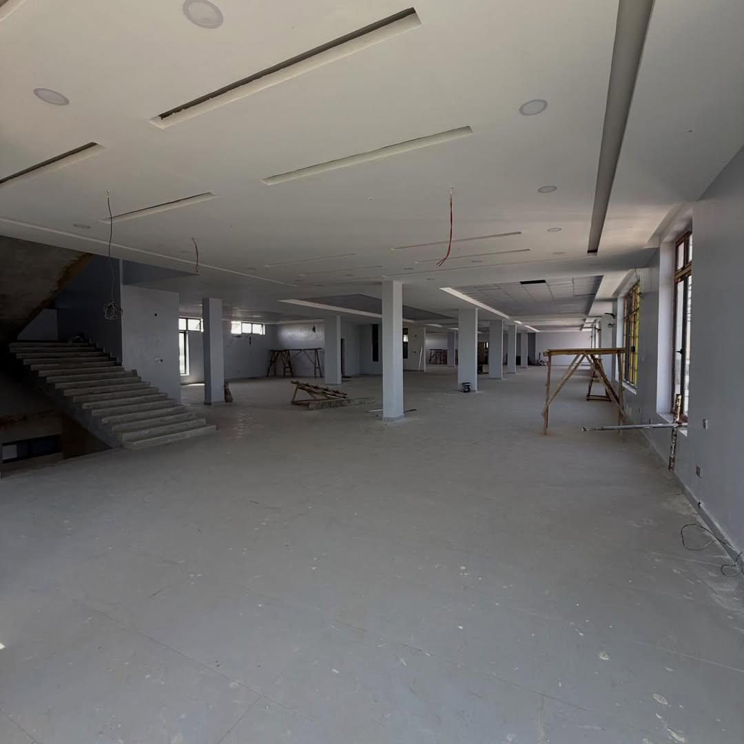 Commercial office complex for sale on Umaru Musa Yar’Adua Expressway