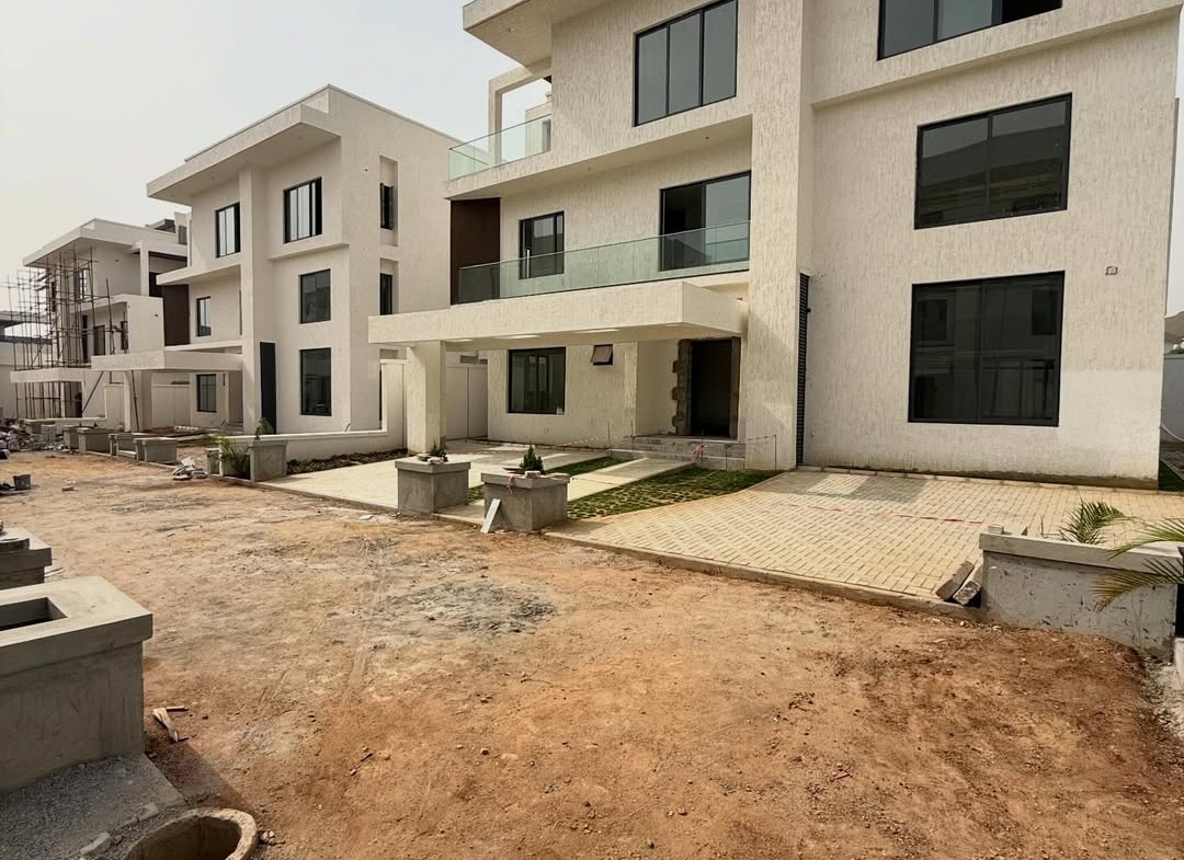 6 Bedroom Villa for Sale in Katampe Extension Abuja