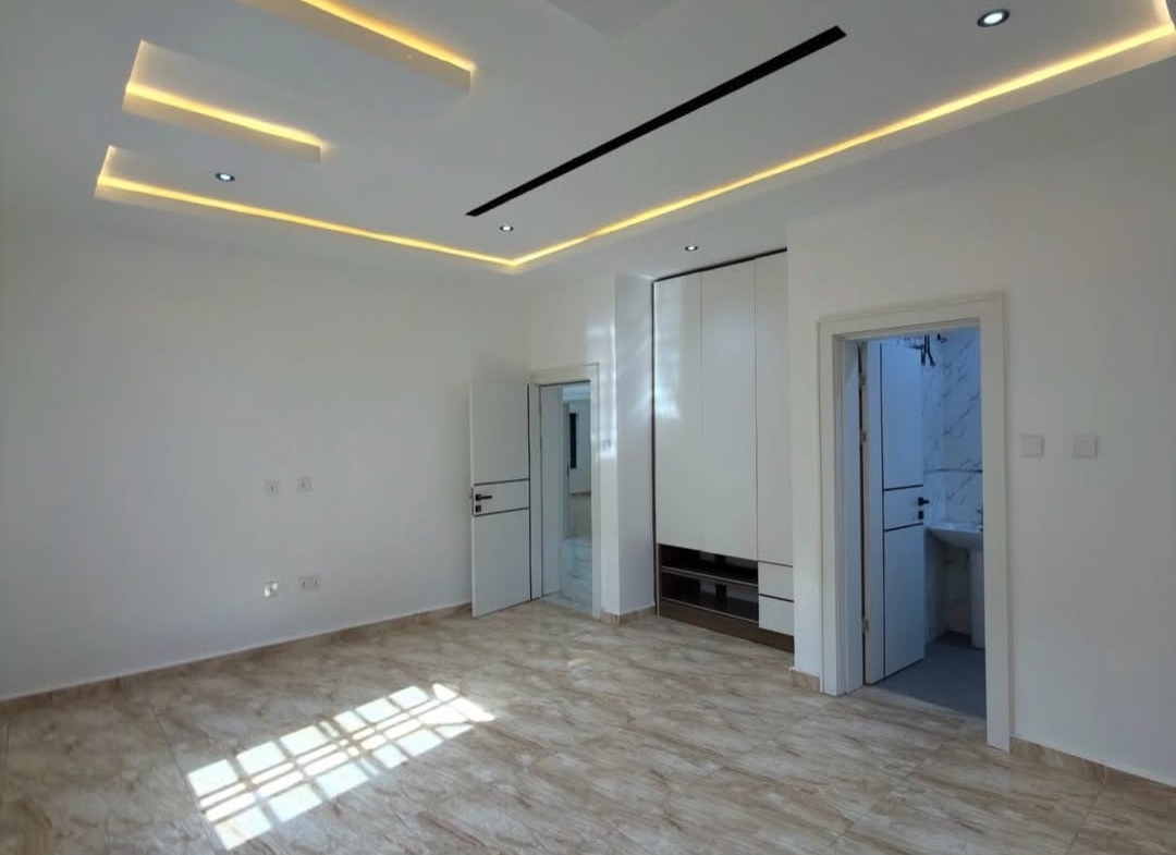 6 Bedroom Fully Detached Duplex for Sale in Dakwo Abuja