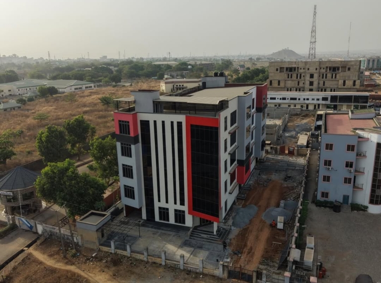 Commercial office complex for sale on Umaru Musa Yar’Adua Expressway