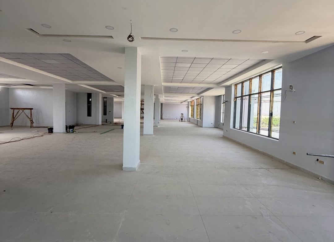 Commercial office complex for sale on Umaru Musa Yar’Adua Expressway