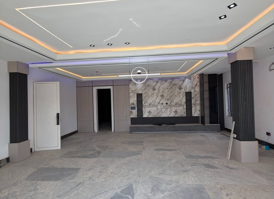 8 Bedroom Luxury Detached House for Sale in Guzape Abuja