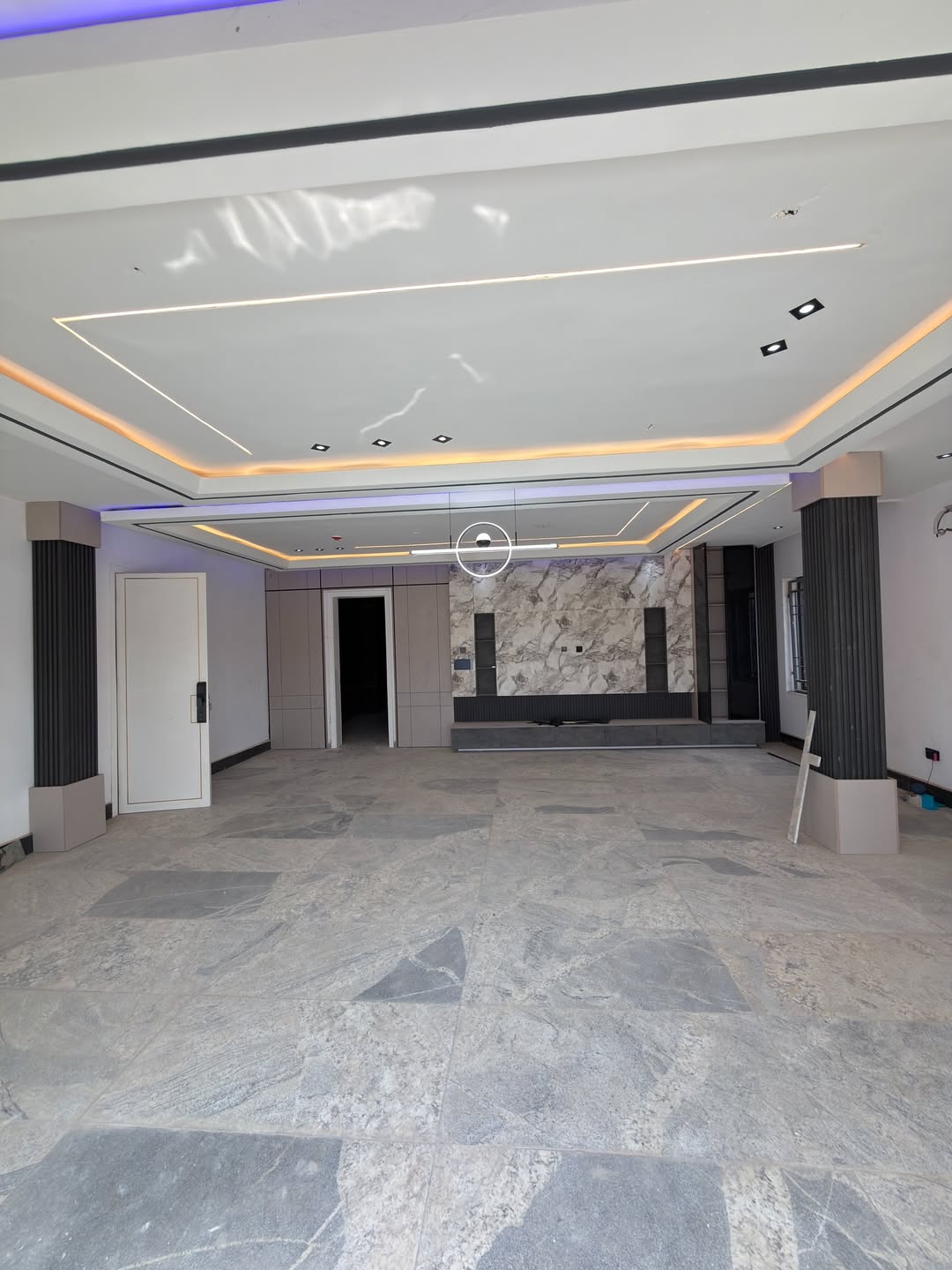 8 Bedroom Luxury Detached House for Sale in Guzape Abuja