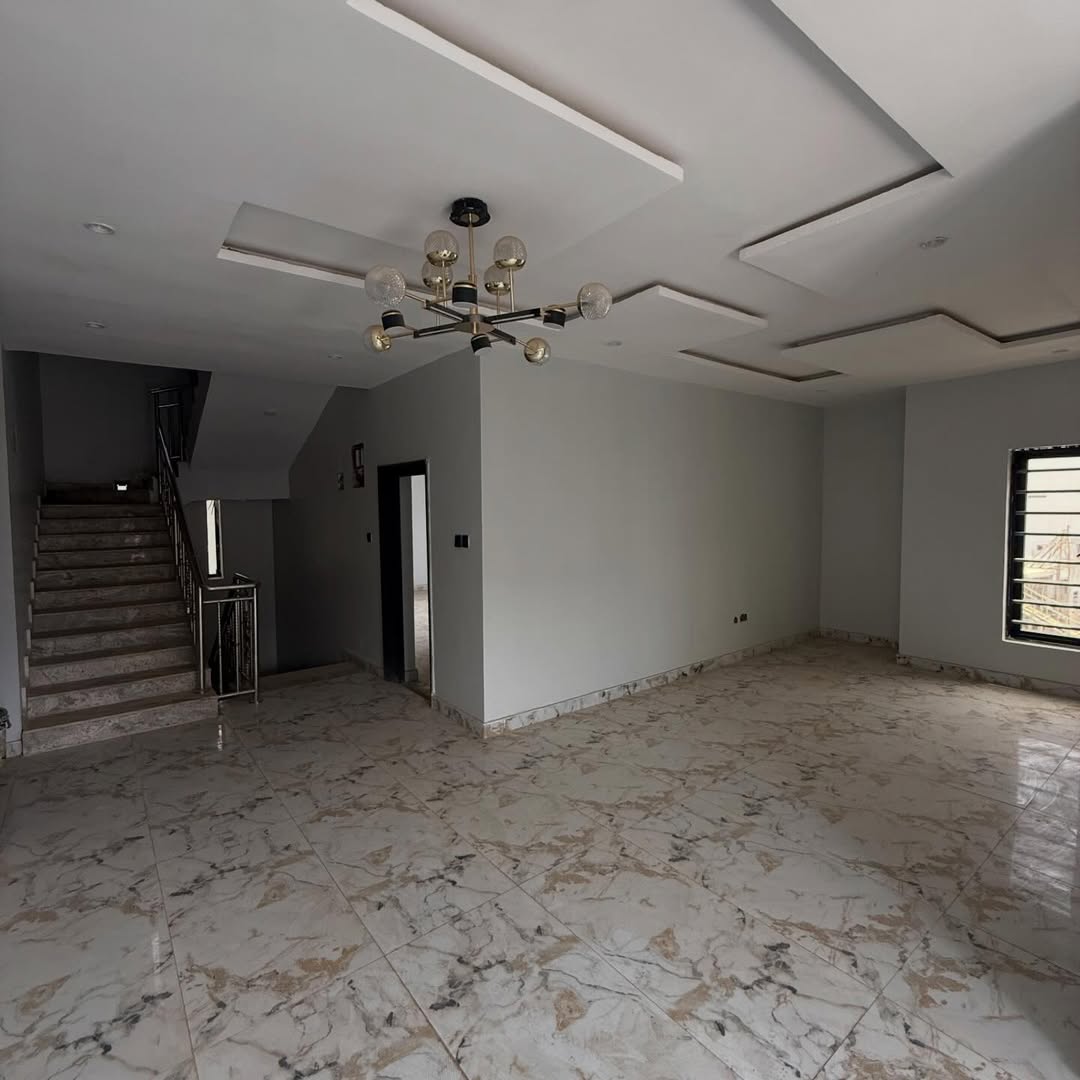 6 Bedroom Semi-Detached Duplex for Sale in Guzape Abuja