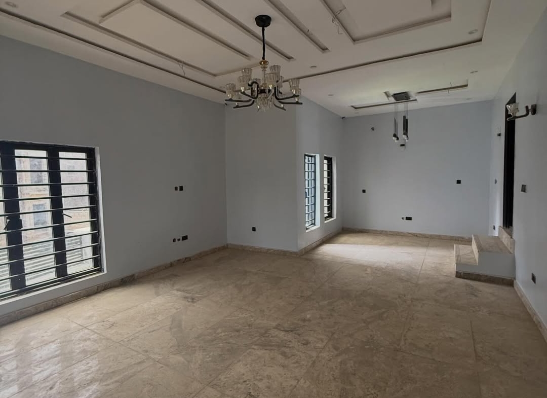 6 Bedroom Semi-Detached Duplex for Sale in Guzape Abuja