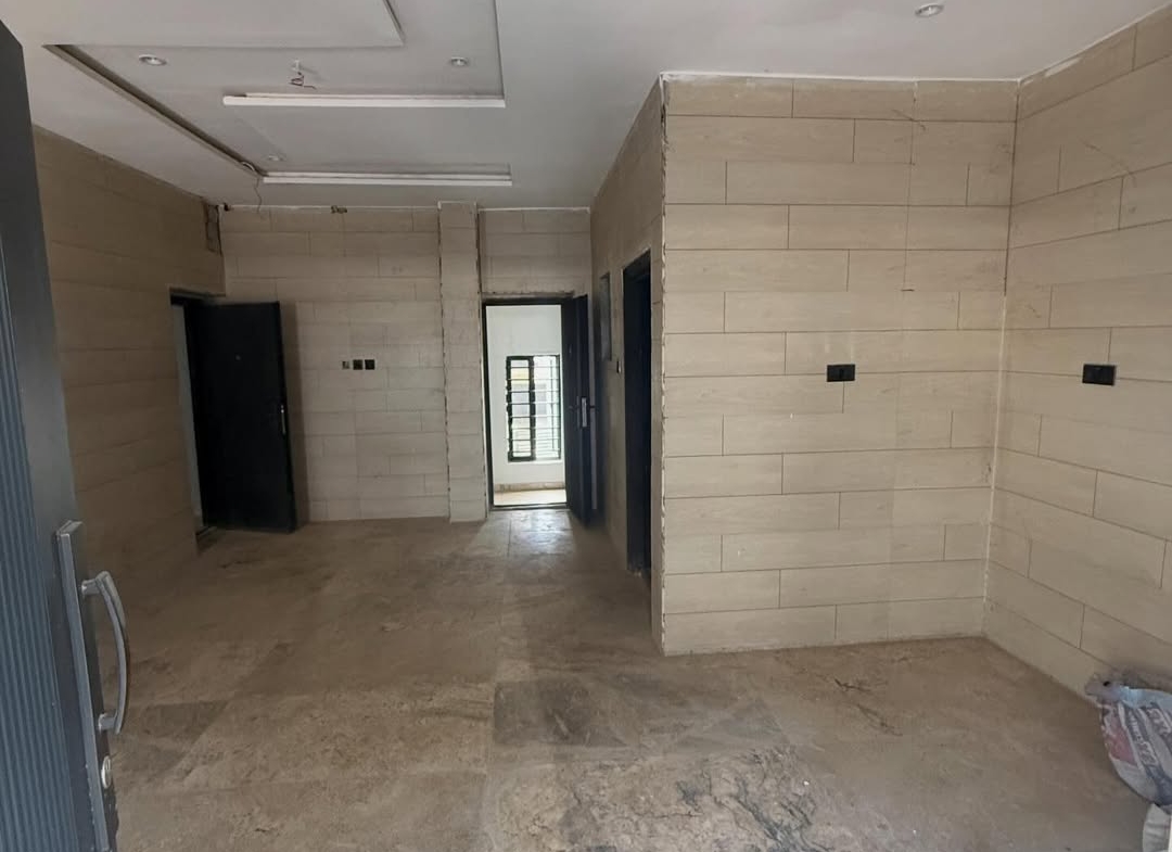 6 Bedroom Semi-Detached Duplex for Sale in Guzape Abuja