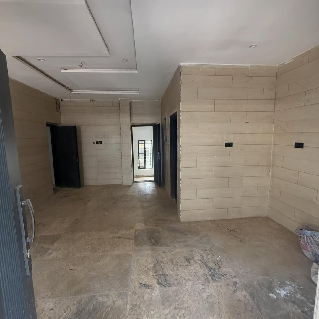 6 Bedroom Semi-Detached Duplex for Sale in Guzape Abuja