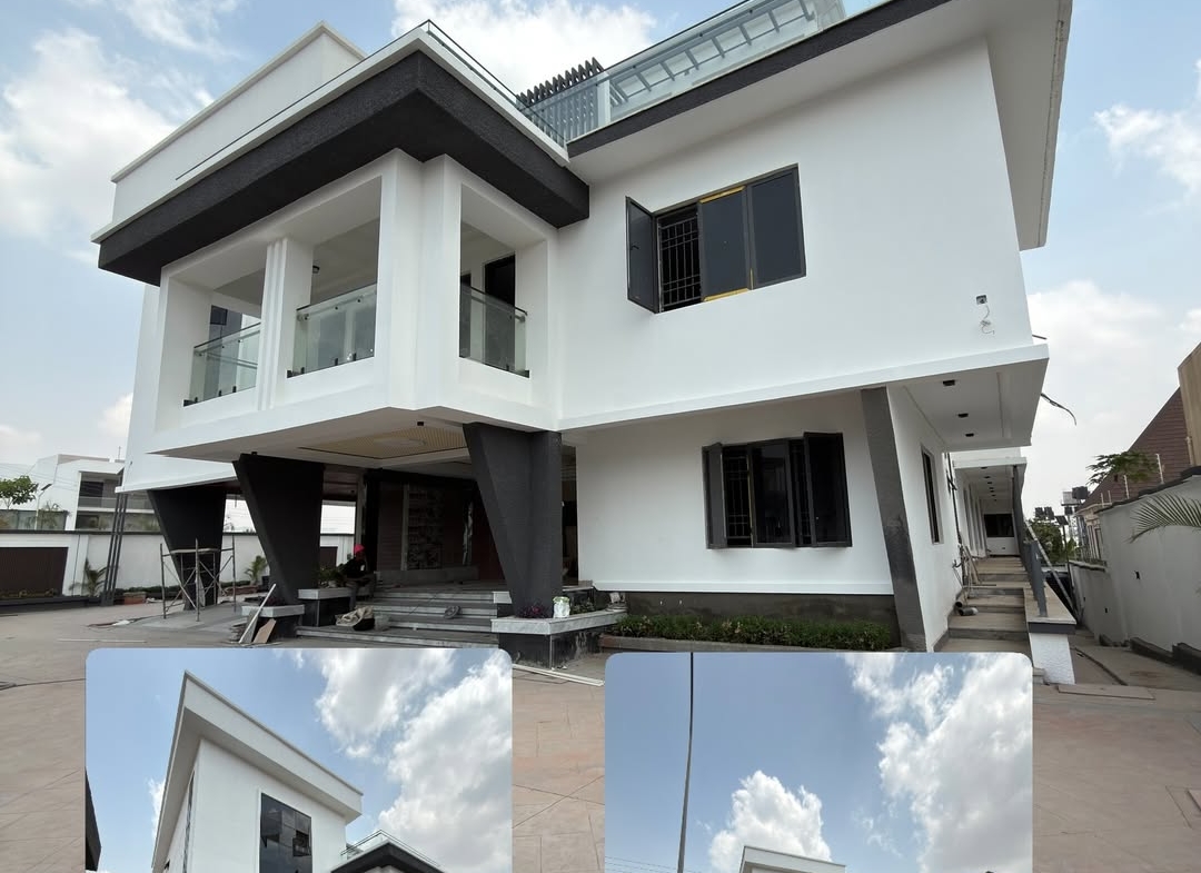 8 Bedroom Luxury Detached House for Sale in Guzape Abuja