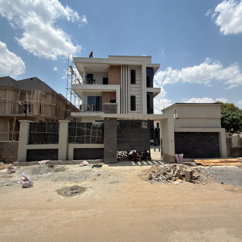 6 Bedroom Fully Detached Duplex for Sale in Apo Resettlement Abuja
