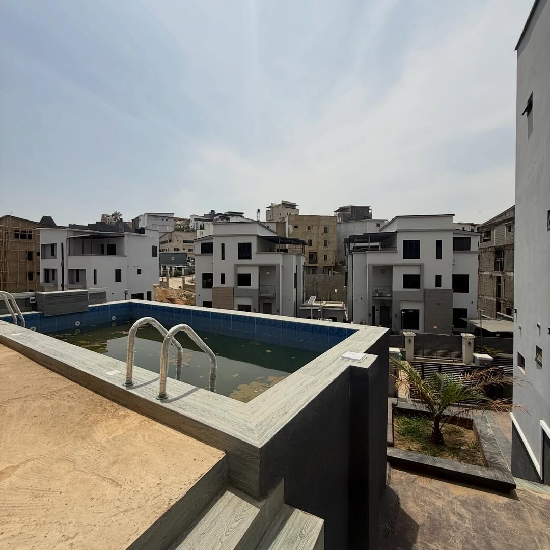 6 Bedroom Semi-Detached Duplex for Sale in Guzape Abuja