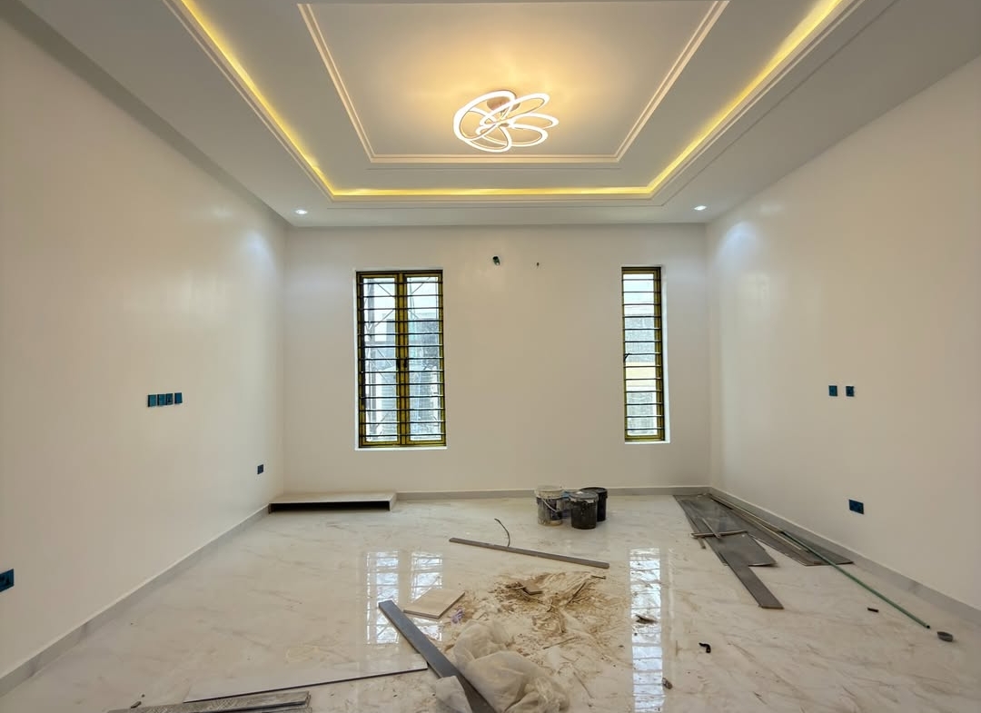 6 Bedroom Fully Detached Duplex for Sale in Apo Resettlement Abuja