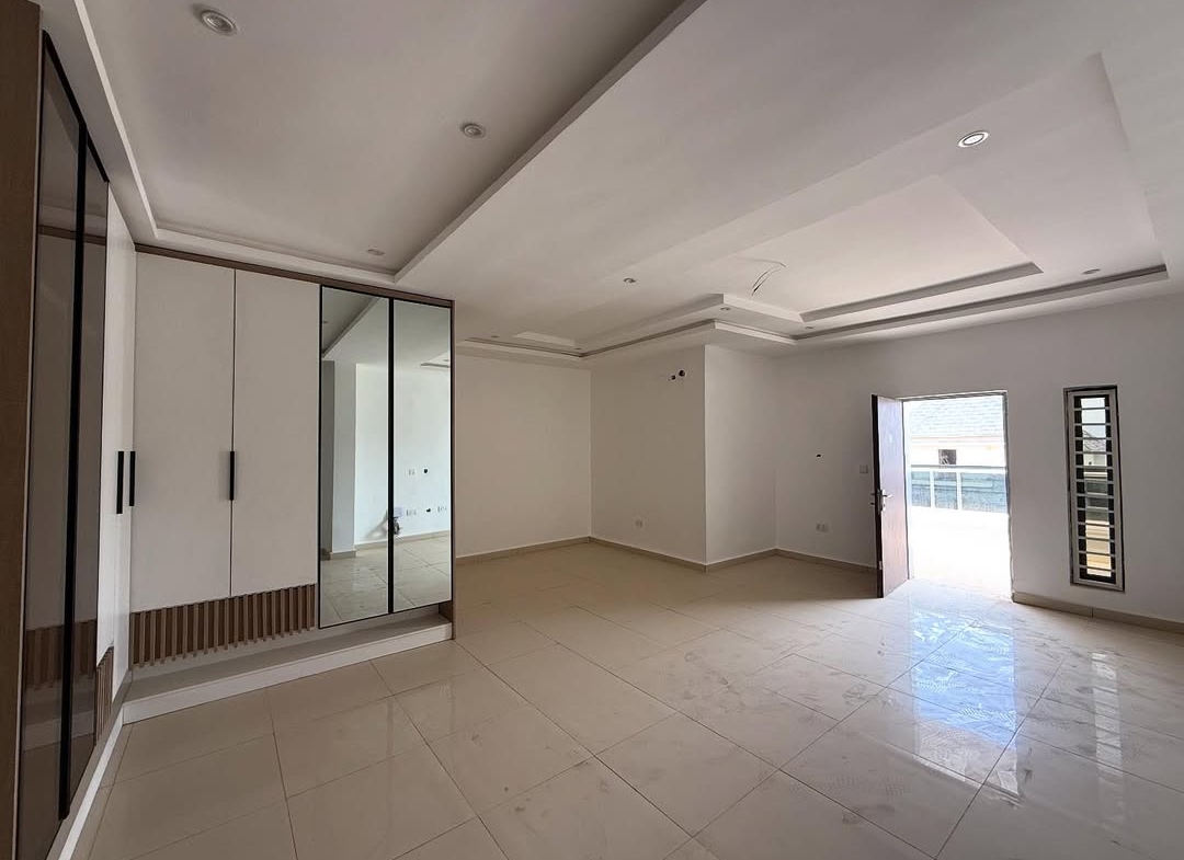 5 Bedroom Semi-Detached Duplex for Sale in Wuye Abuja