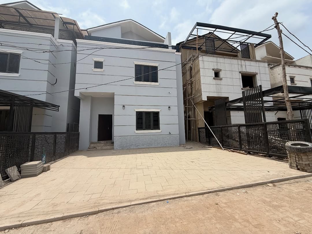 5 Bedroom Semi-Detached Duplex for Sale in Wuye Abuja