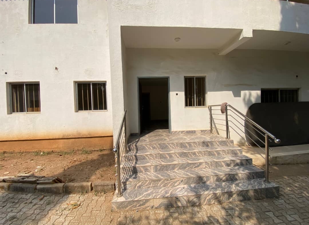 12 Room Duplex for Rent in Abuja – Office Use