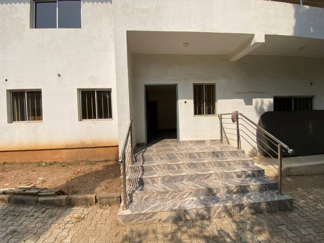 12 Room Duplex for Rent in Abuja – Office Use