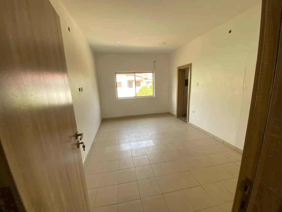 12 Room Duplex for Rent in Abuja – Office Use