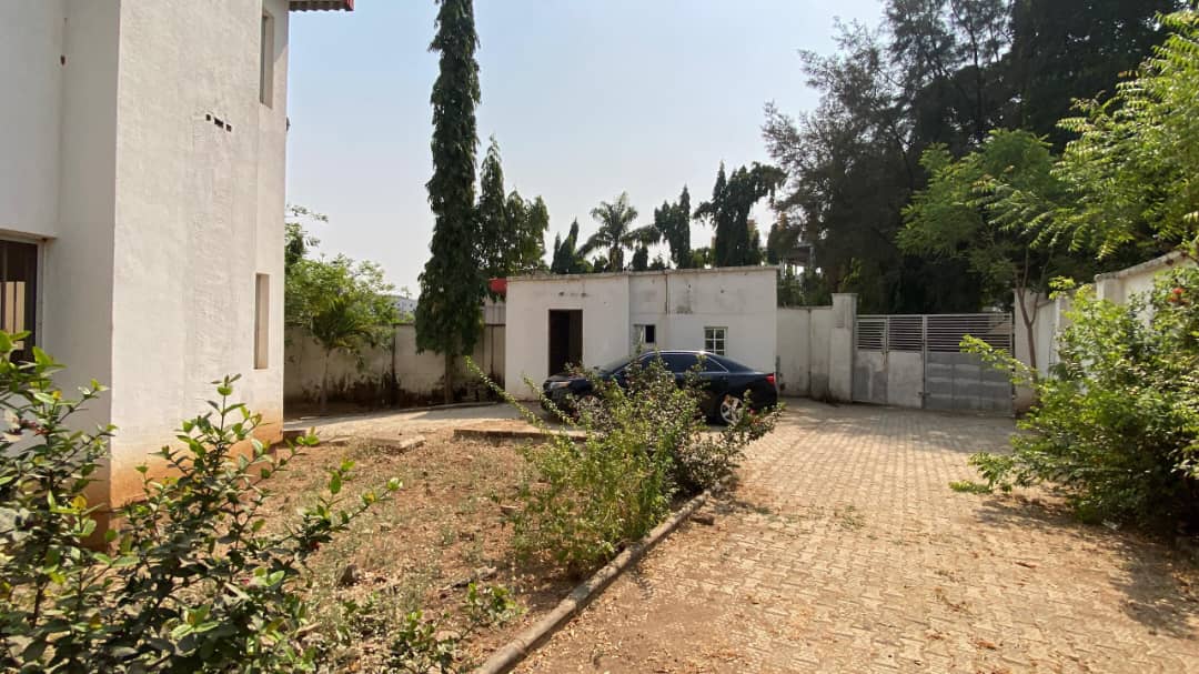 12 Room Duplex for Rent in Abuja – Office Use