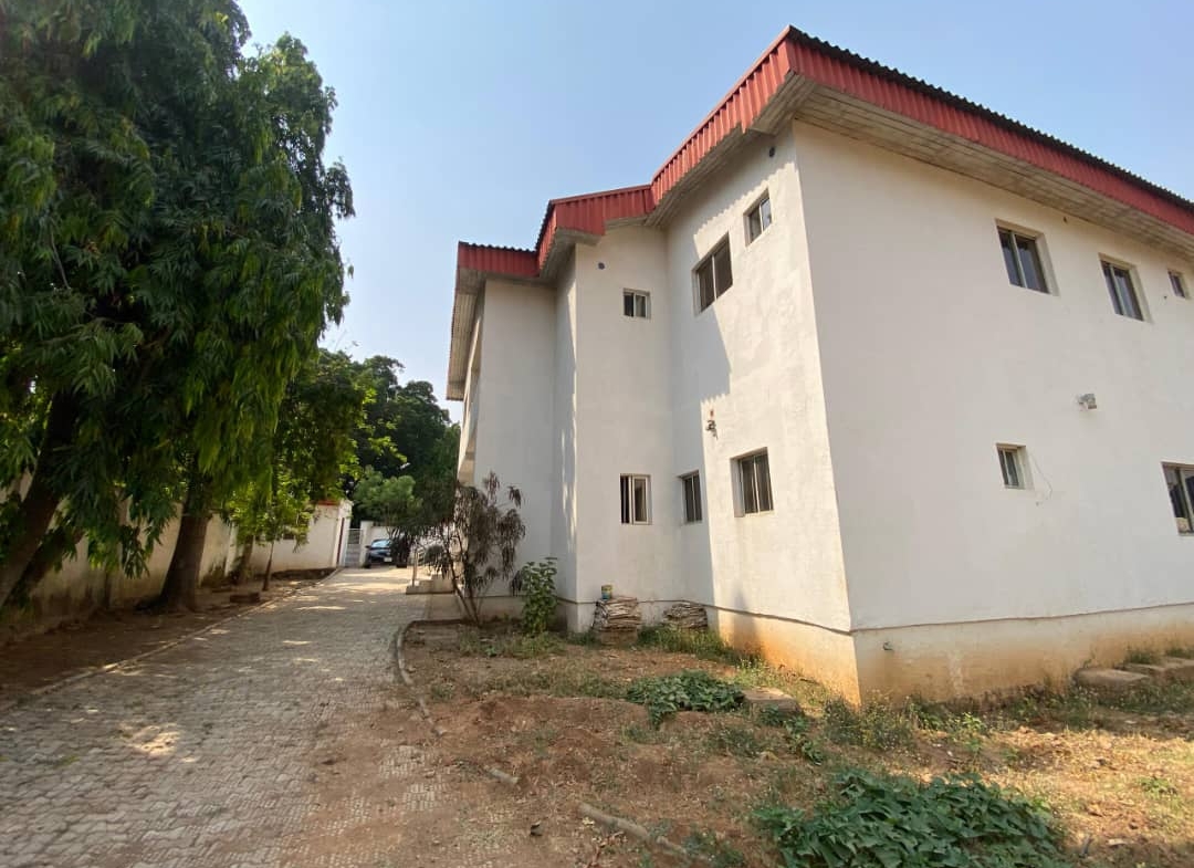 12 Room Duplex for Rent in Abuja – Office Use