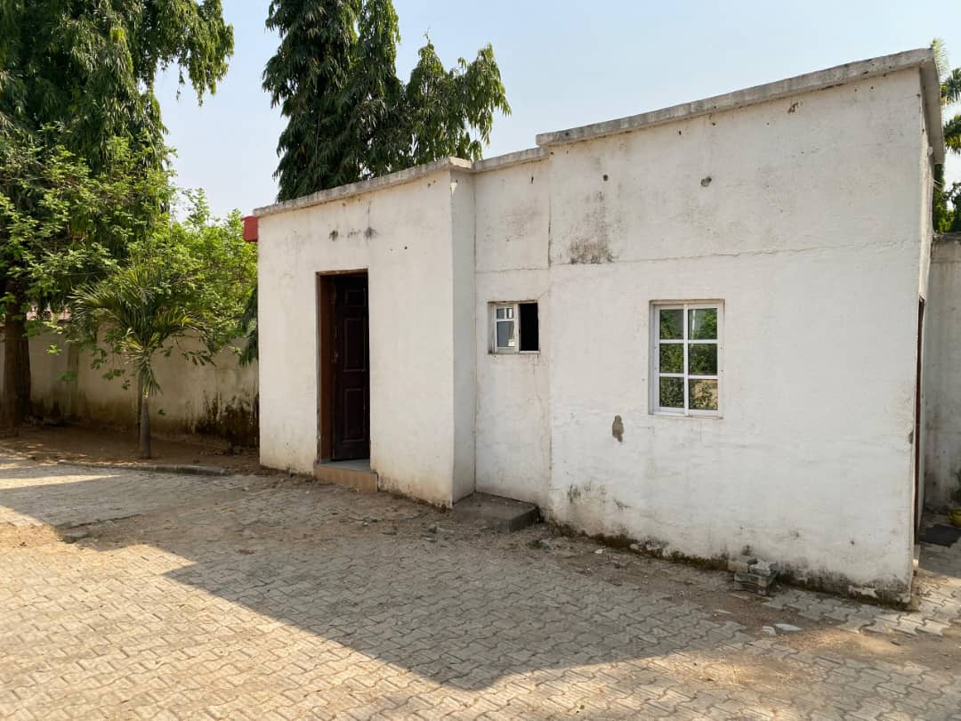 12 Room Duplex for Rent in Abuja – Office Use