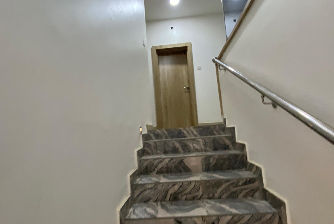 12 Room Duplex for Rent in Abuja – Office Use