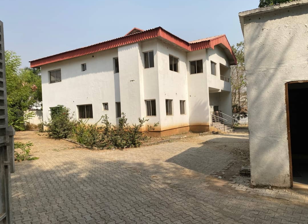 12 Room Duplex for Rent in Abuja – Office Use