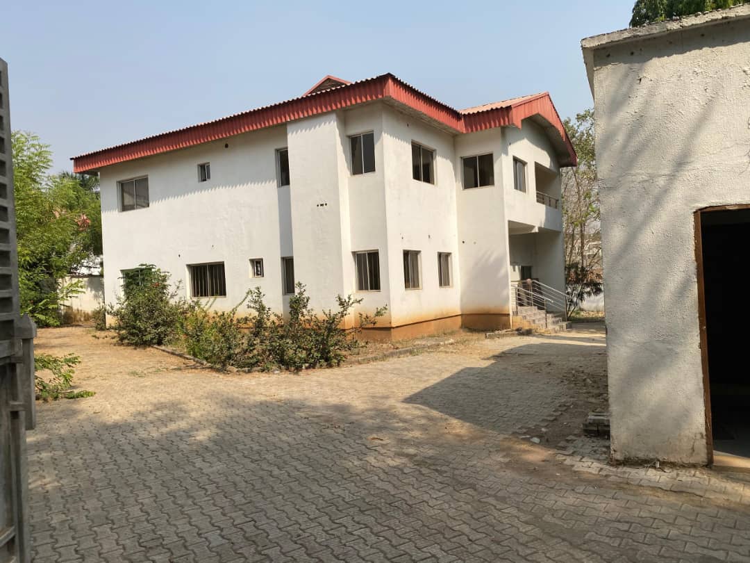 12 Room Duplex for Rent in Abuja – Office Use