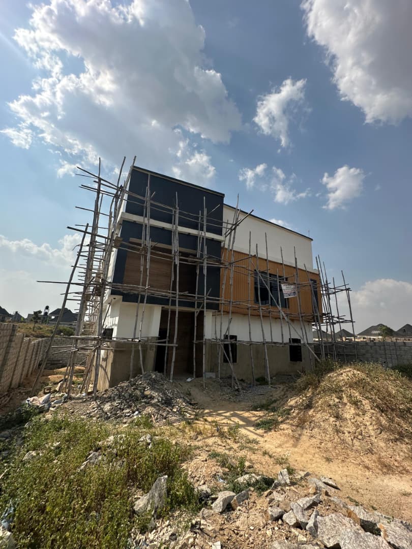 3 Bedroom Detached Duplex for Sale in Lugbe Abuja