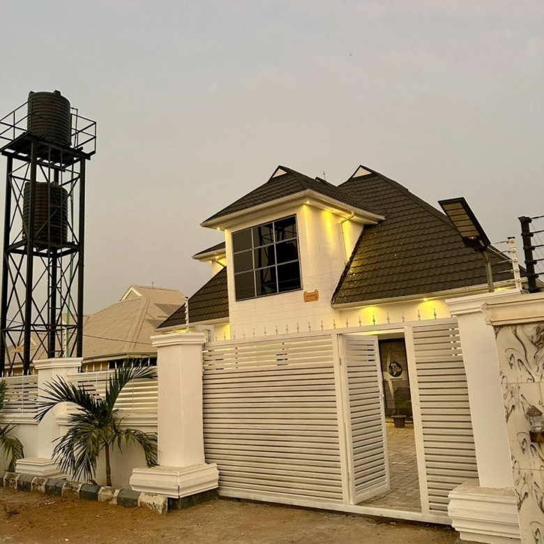 4 Bedroom Penthouse Duplex for Sale in Lugbe Abuja