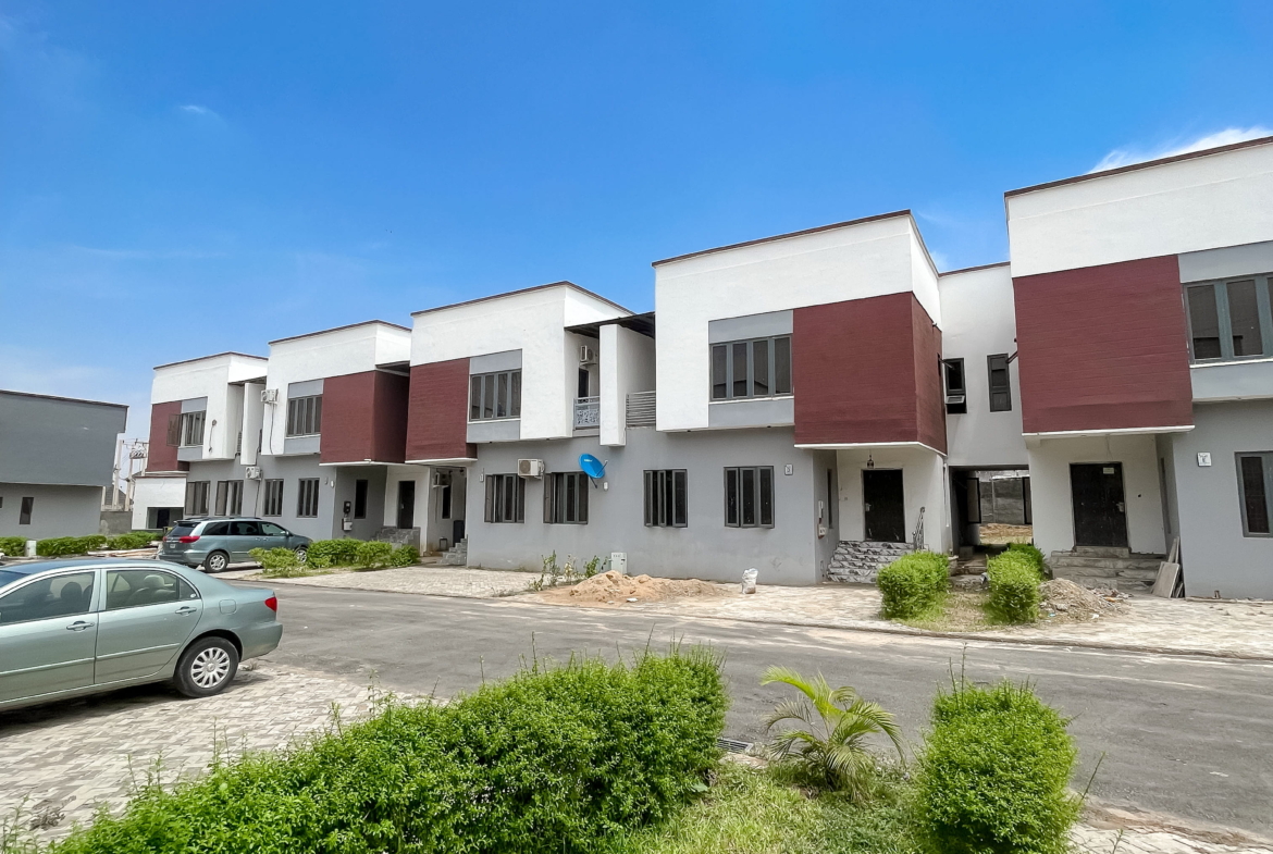 3 Bedroom Terrace Duplex & Apartment for Sale in Lugbe Abuja