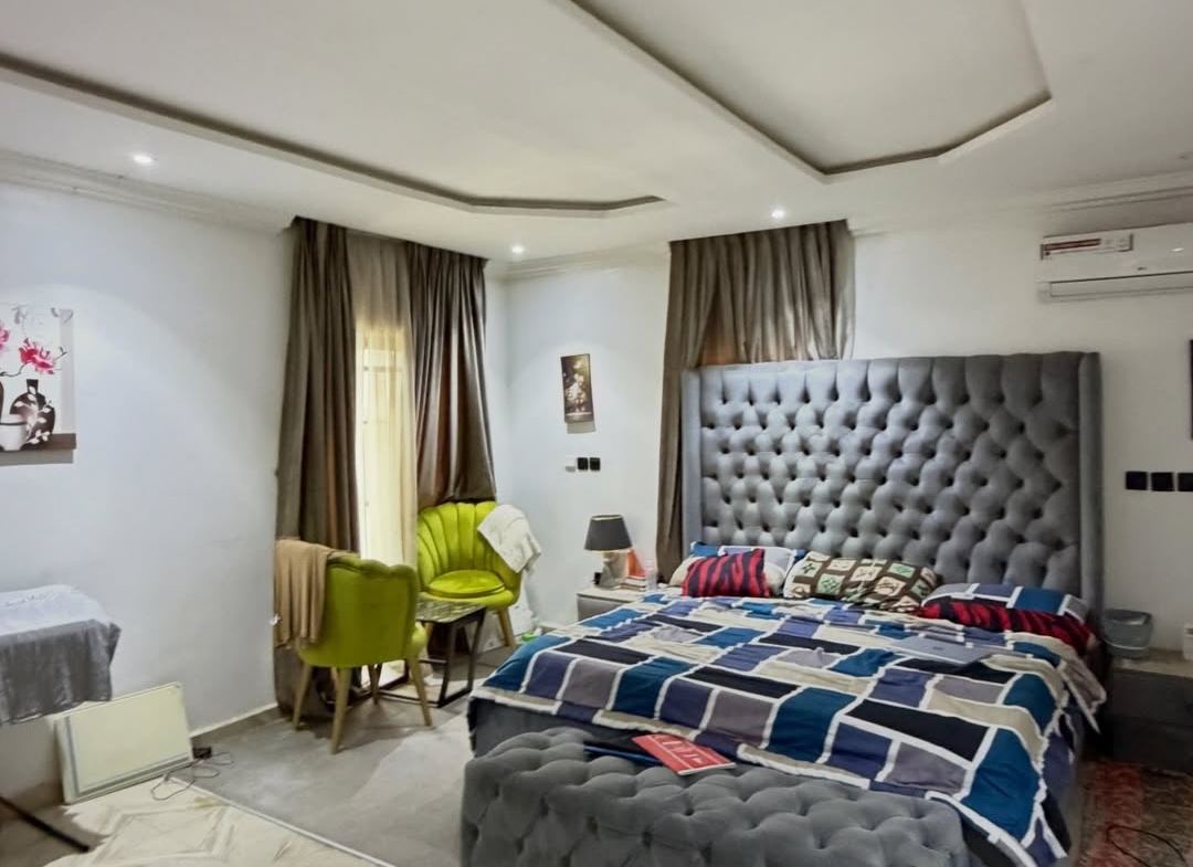 6 bedroom detached duplex for sale in Guzape, Abuja