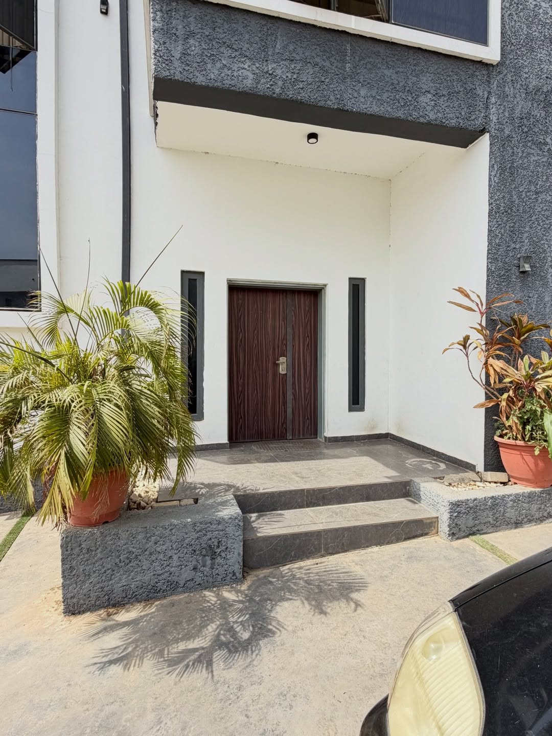 6 bedroom detached duplex for sale in Guzape, Abuja