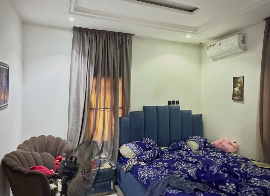 6 bedroom detached duplex for sale in Guzape, Abuja