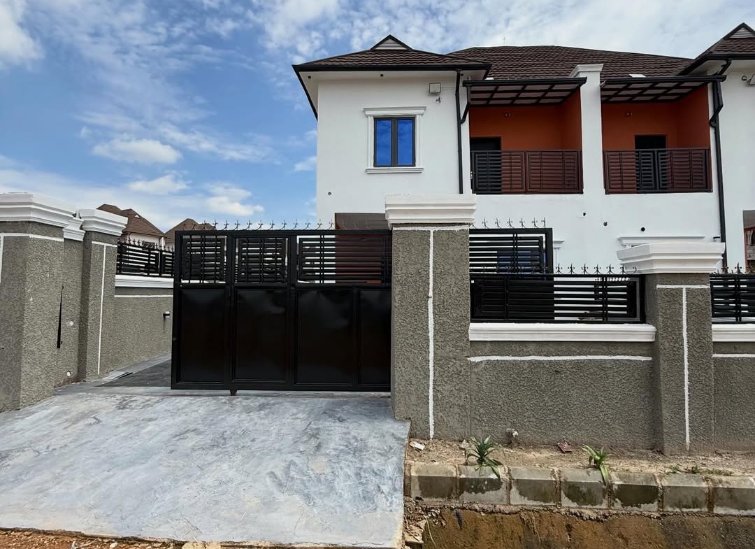 4 Bedroom Semi-Detached Duplex for Sale in Dantata Estate