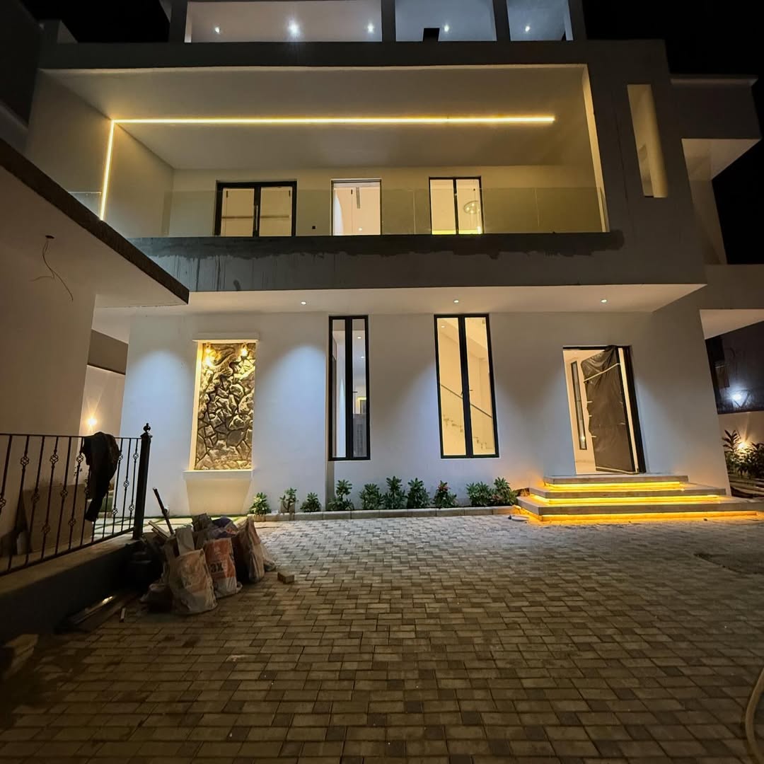 Luxury 5 Bedroom Detached Duplex with BQ for Sale in Maitama Abuja