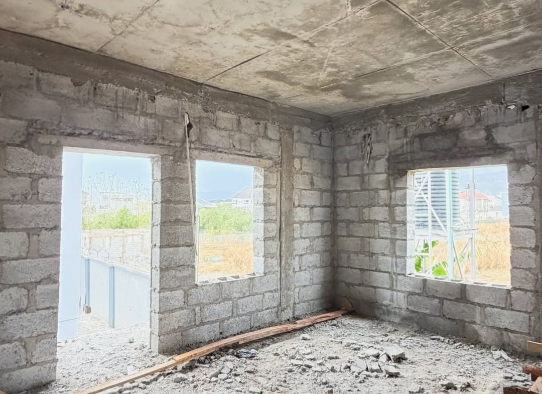 3 bedroom apartments with BQ and 4 bedroom terrace duplexes with BQ