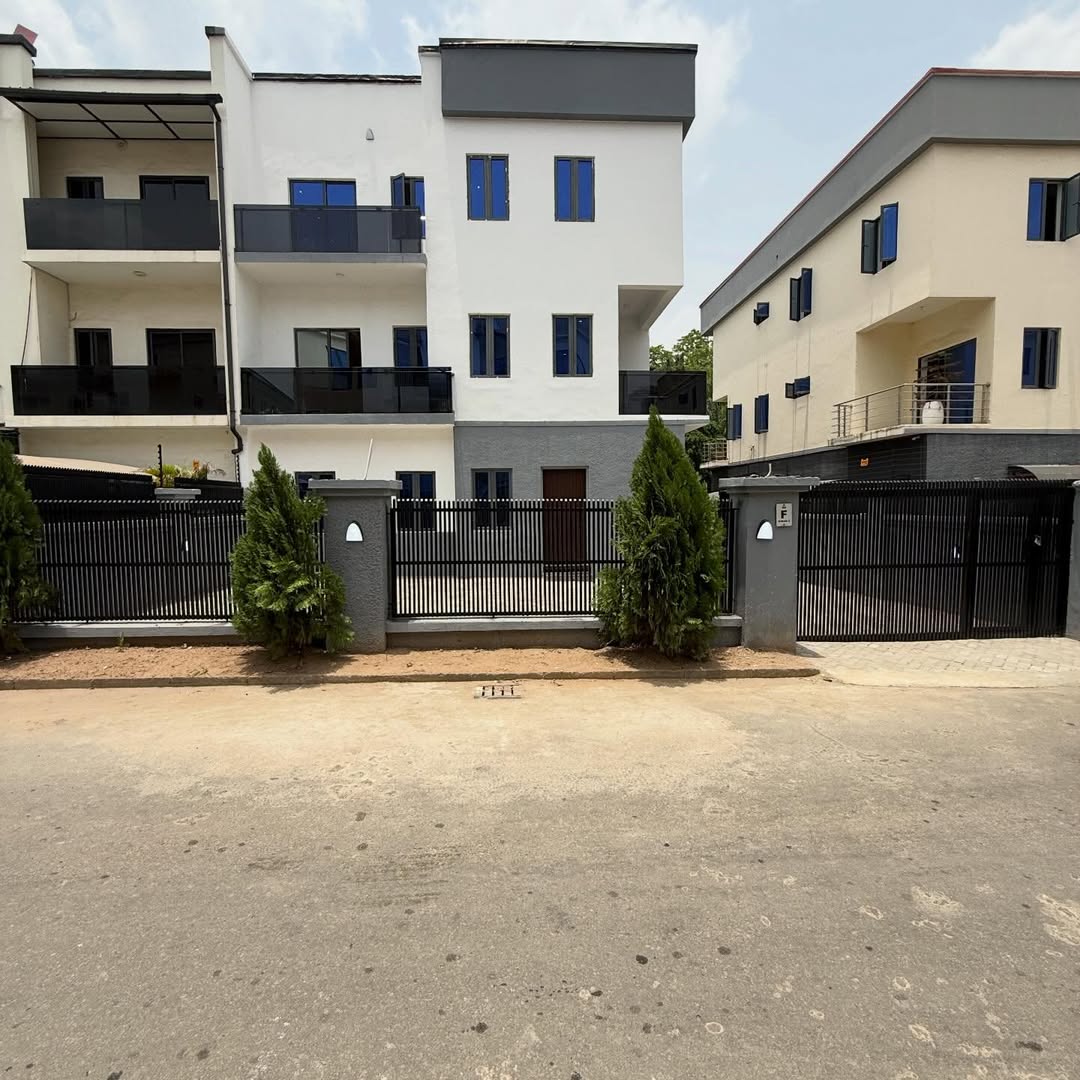 5 bedroom semi-detached duplex for lease in Wuse 2, Abuja