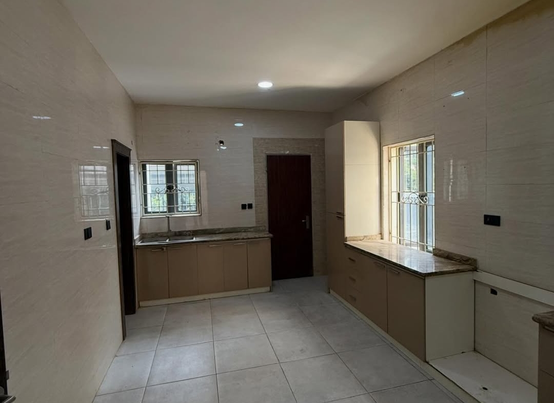 5 bedroom semi-detached duplex for lease in Wuse 2, Abuja