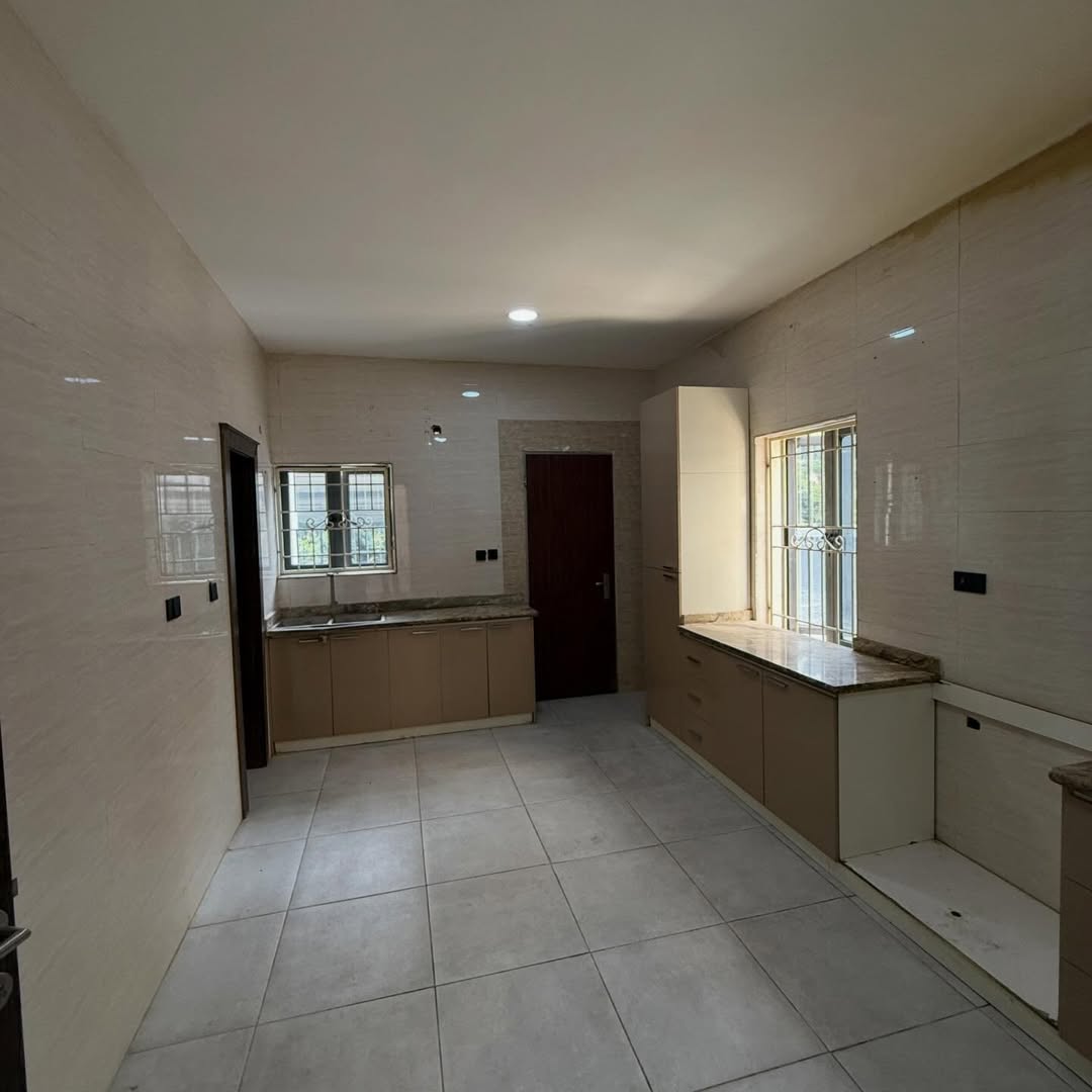 5 bedroom semi-detached duplex for lease in Wuse 2, Abuja