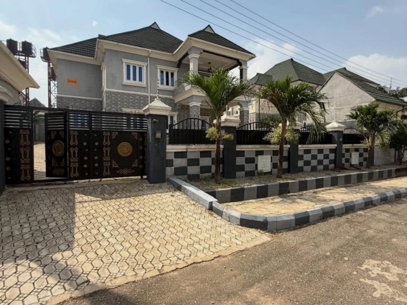 5 bedroom detached duplex for sale in Lifecamp, Abuja